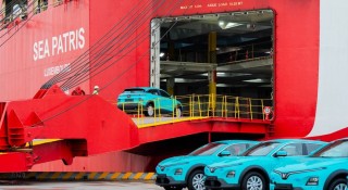 Dàn taxi điện VinFast VF 6 của Green SM bắt đầu hành trình tới châu Âu